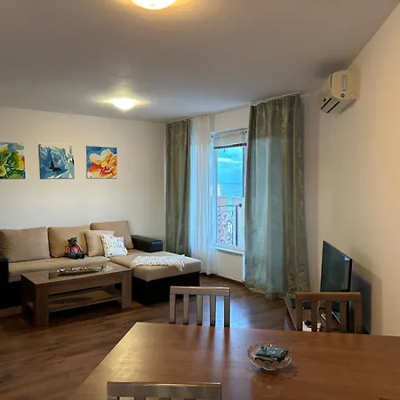 Blue Bay Apartment *